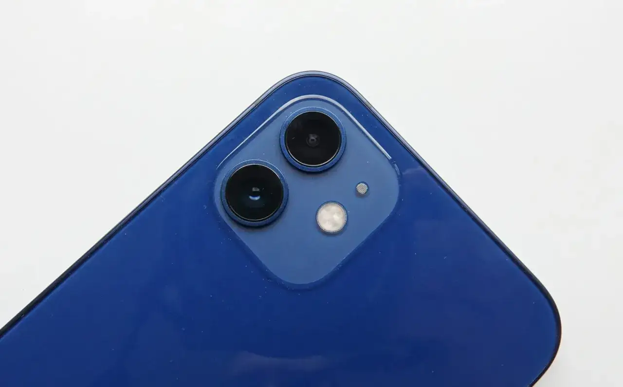 Zdjęcie IPhone 12 aparat: ile pikseli ma i jak wypada w porównaniu z innymi modelami?