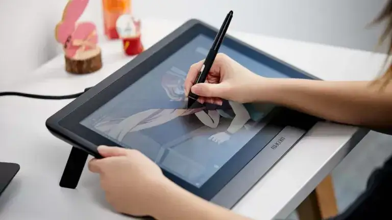 Zdjęcie Do czego służy tablet graficzny i jak może zmienić twoją pracę?