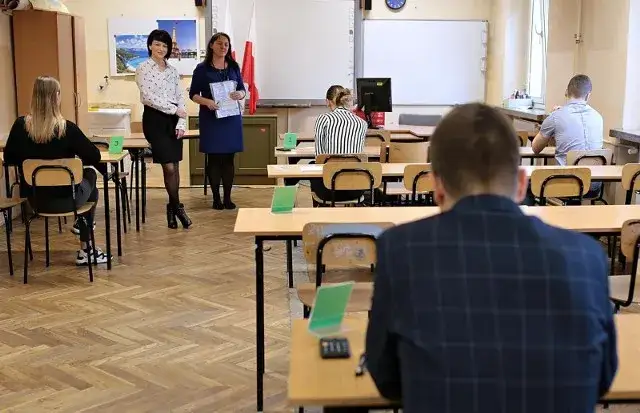 Zdjęcie Ile razy można poprawiać egzamin zawodowy? Zasady, które musisz znać