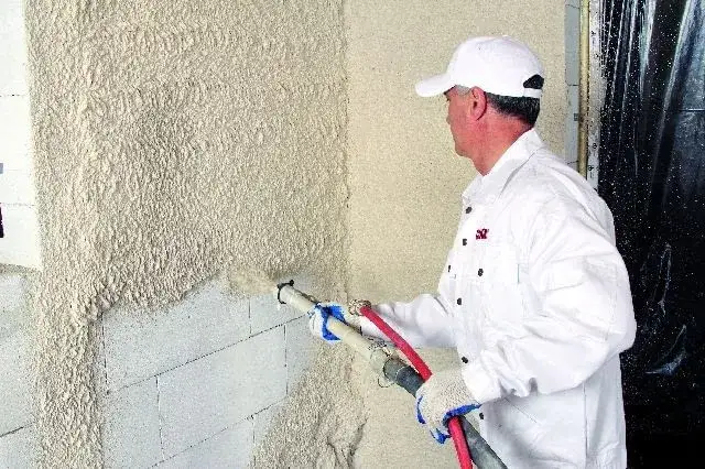 Zdjęcie Ile tynku cementowo-wapiennego na m2? Poznaj dokładne zużycie