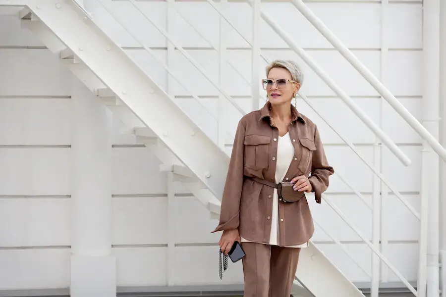 Zdjęcie Jak się ubrać po 50, aby wyglądać stylowo i czuć się komfortowo