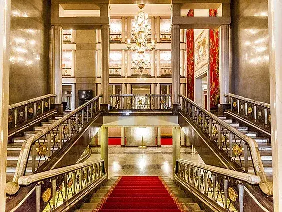 Zdjęcie Co to jest foyer w teatrze i jakie ma znaczenie dla widzów?