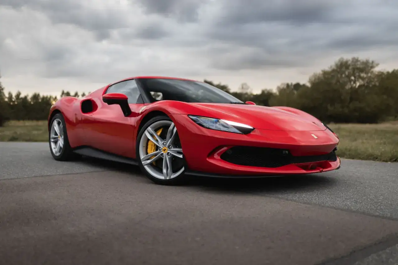 Zdjęcie Jak wygląda auto Ferrari – odkryj niezwykły design i detale