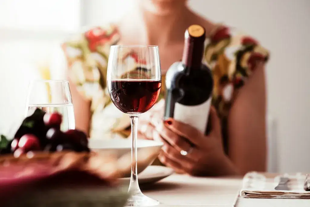 Zdjęcie Czy wino jest kaloryczne? Odkryj, jak wpływa na Twoją wagę