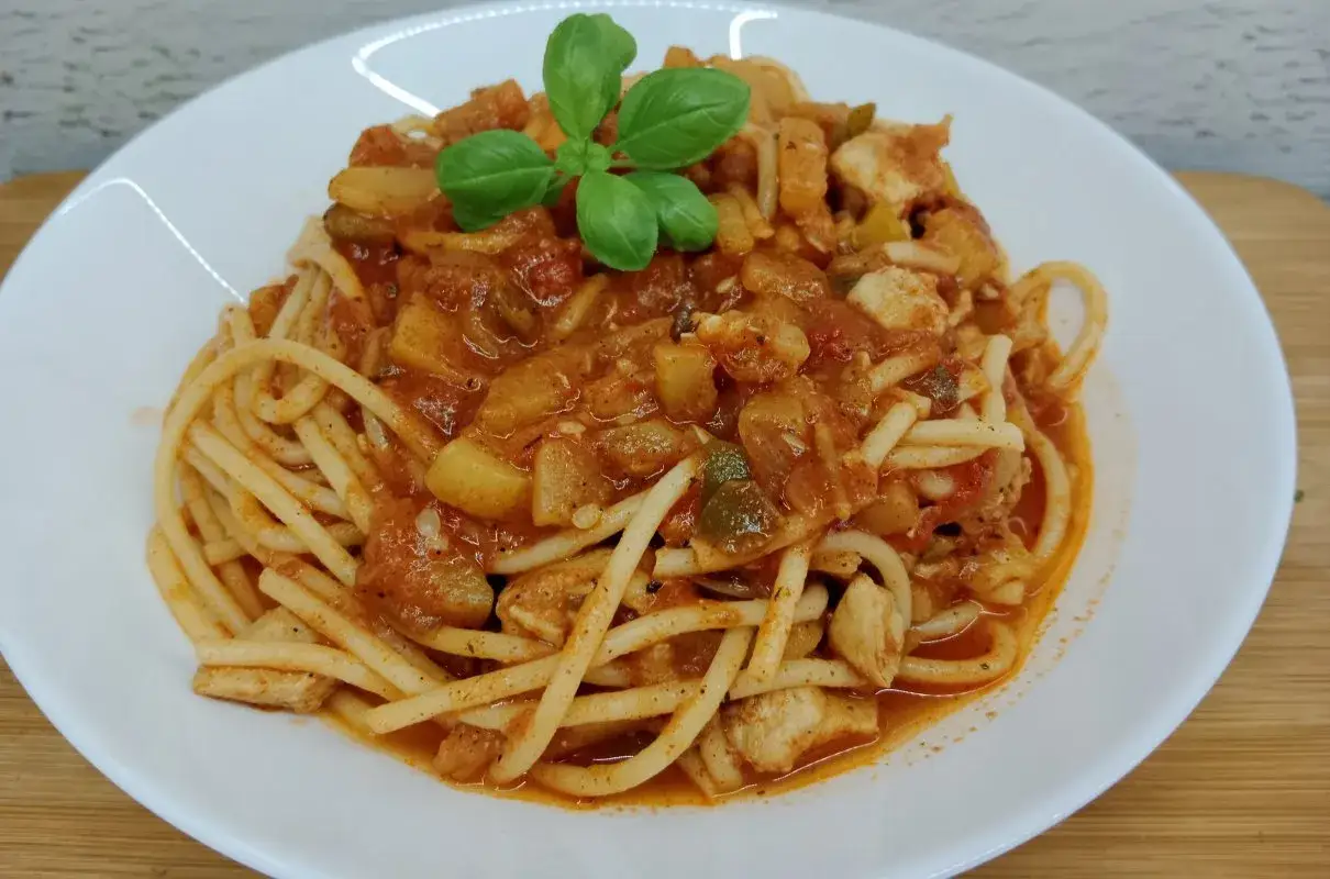 Zdjęcie Pyszne spaghetti z piersi kurczaka - szybkie przepisy i porady