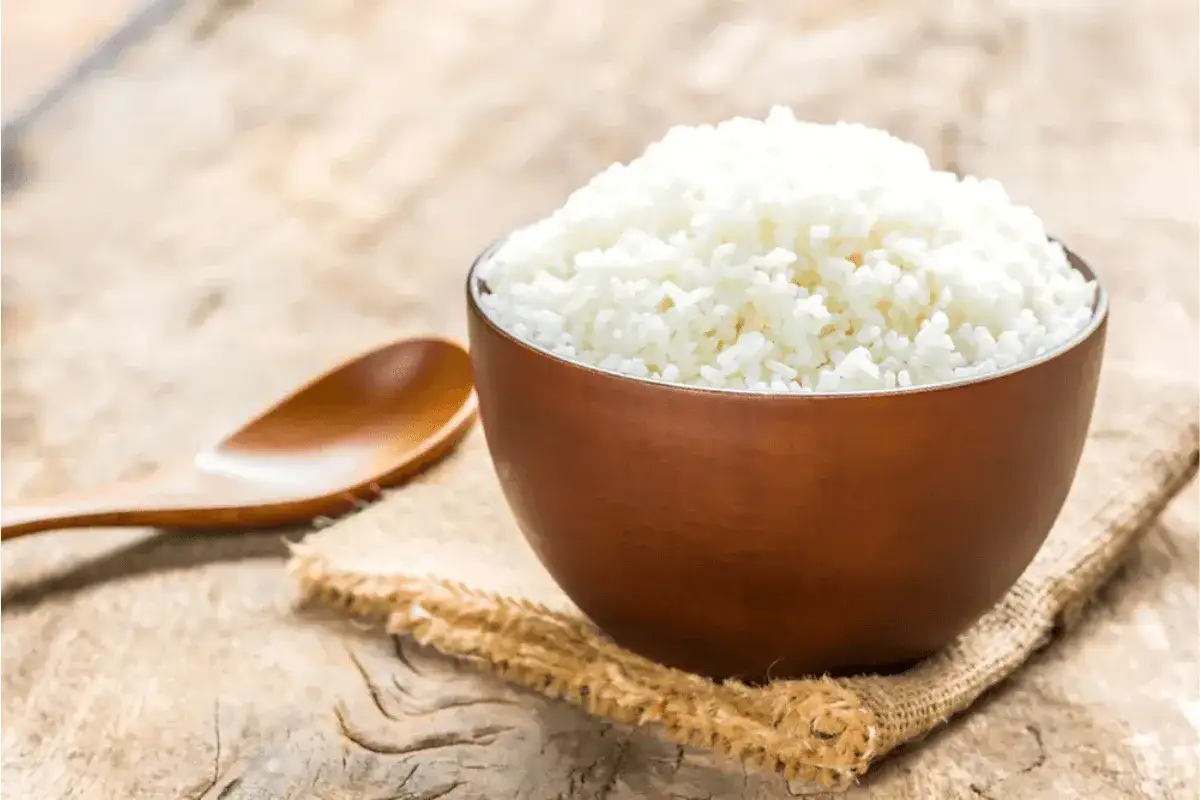 Zdjęcie Ryż ugotowany: Ile ma kalorii? Biały, brązowy i wpływ na dietę