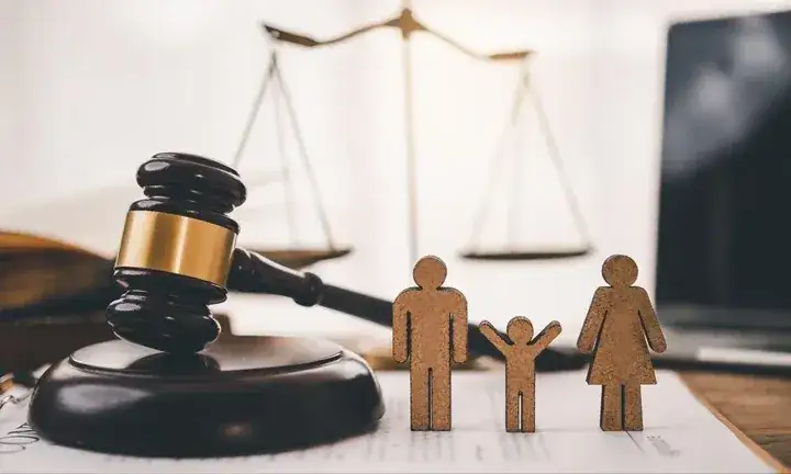 Zdjęcie Adwokat alimenty: Koszty, cennik i jak obniżyć rachunek?