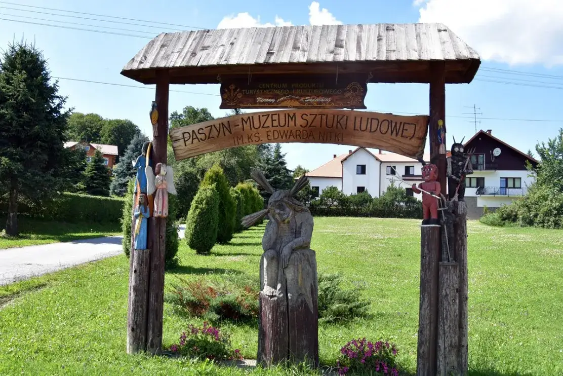 Zdjęcie Muzeum sztuki ludowej: Odkryj fascynujące tradycje i wystawy