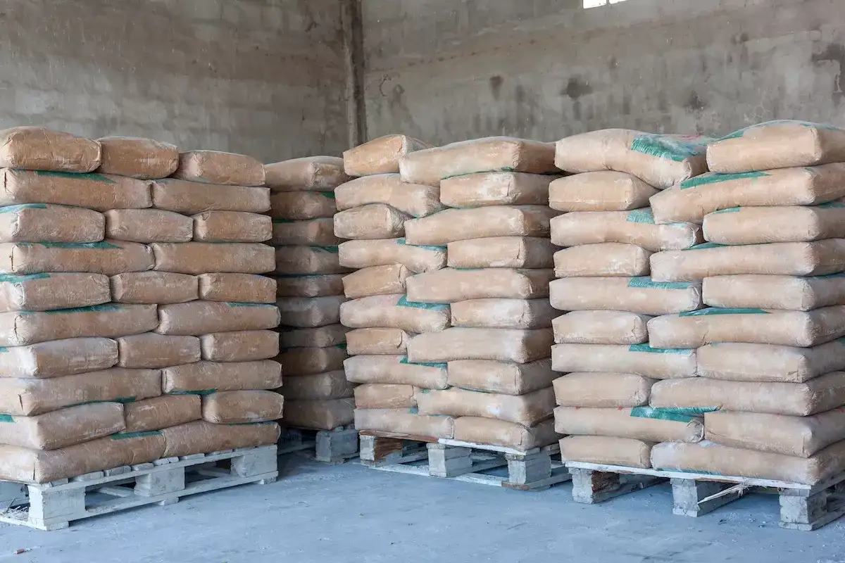 Zdjęcie Cement 1 czy 2: Kluczowe różnice i zastosowania w budownictwie