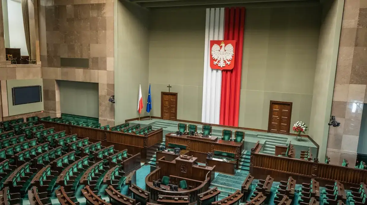 Zdjęcie Kogo powołuje sejm za zgodą senatu? Kluczowe informacje i procesy