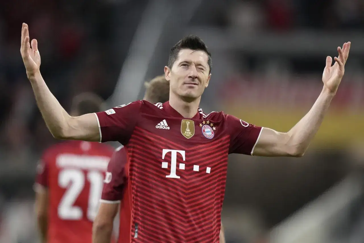 Zdjęcie Ile zarabia Lewandowski dziennie? Zaskakujące kwoty i fakty