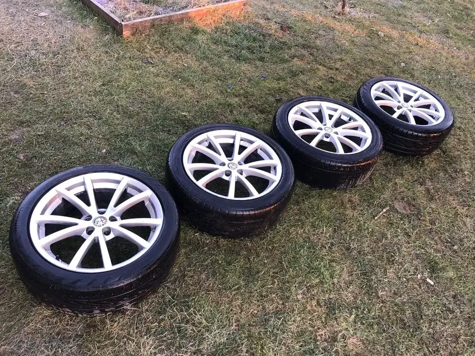 Zdjęcie Jakie felgi do Alfa Romeo 147? Sprawdź najlepsze opcje i rozmiary