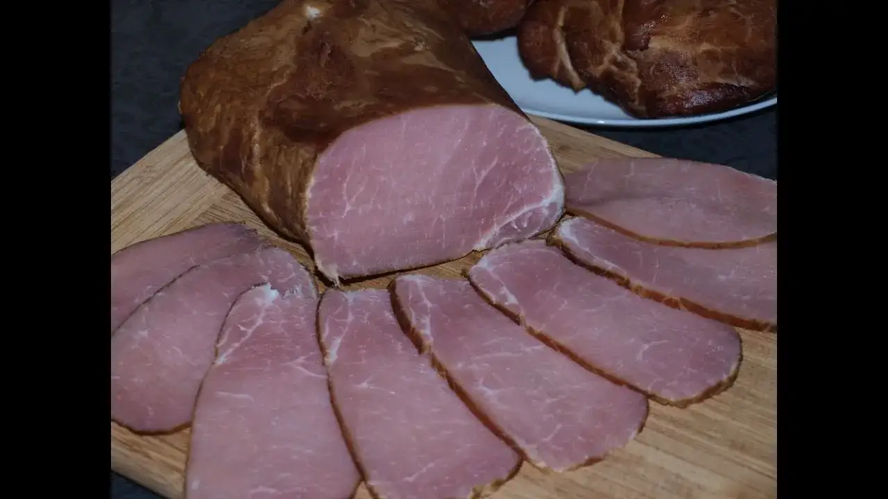Zdjęcie Jak długo parzyć schab po wędzeniu, aby uniknąć przesuszenia?
