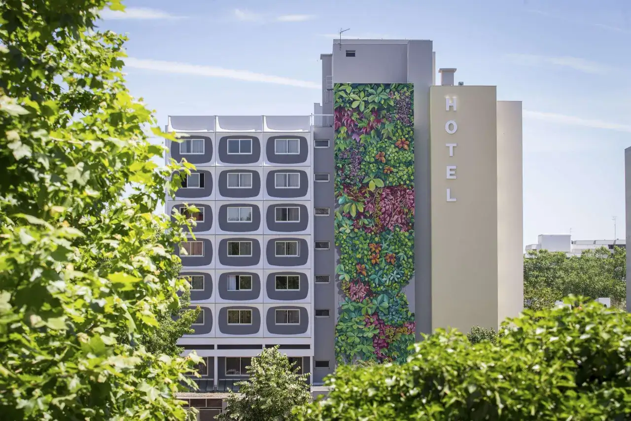 H&ocirc;tel des Congr&egrave;s Lyon ext&eacute;rieur et Parc de la T&ecirc;te d'Or