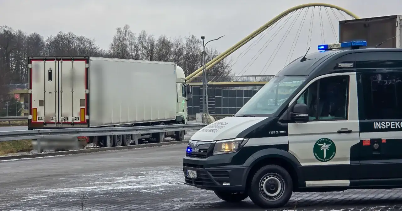 Inspekcja Transportu Drogowego kontroluje ciężarówki na granicy, dbając o przestrzeganie przepisów, w tym limitu alkoholu w Czechach.