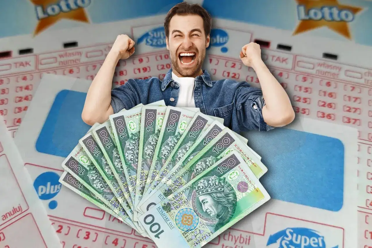 Szczęśliwy zwycięzca Eurojackpot z małego miasta trzyma banknoty. Czy to początek końca? Dlaczego zwycięzcy eurojackpot z małych miast w polsce najszybciej bankrutują?