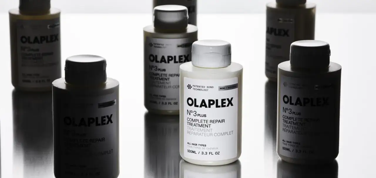 Varios frascos de Olaplex N°3, tratamiento reparador para todo tipo de cabello, ideal para pelo seco o mojado.