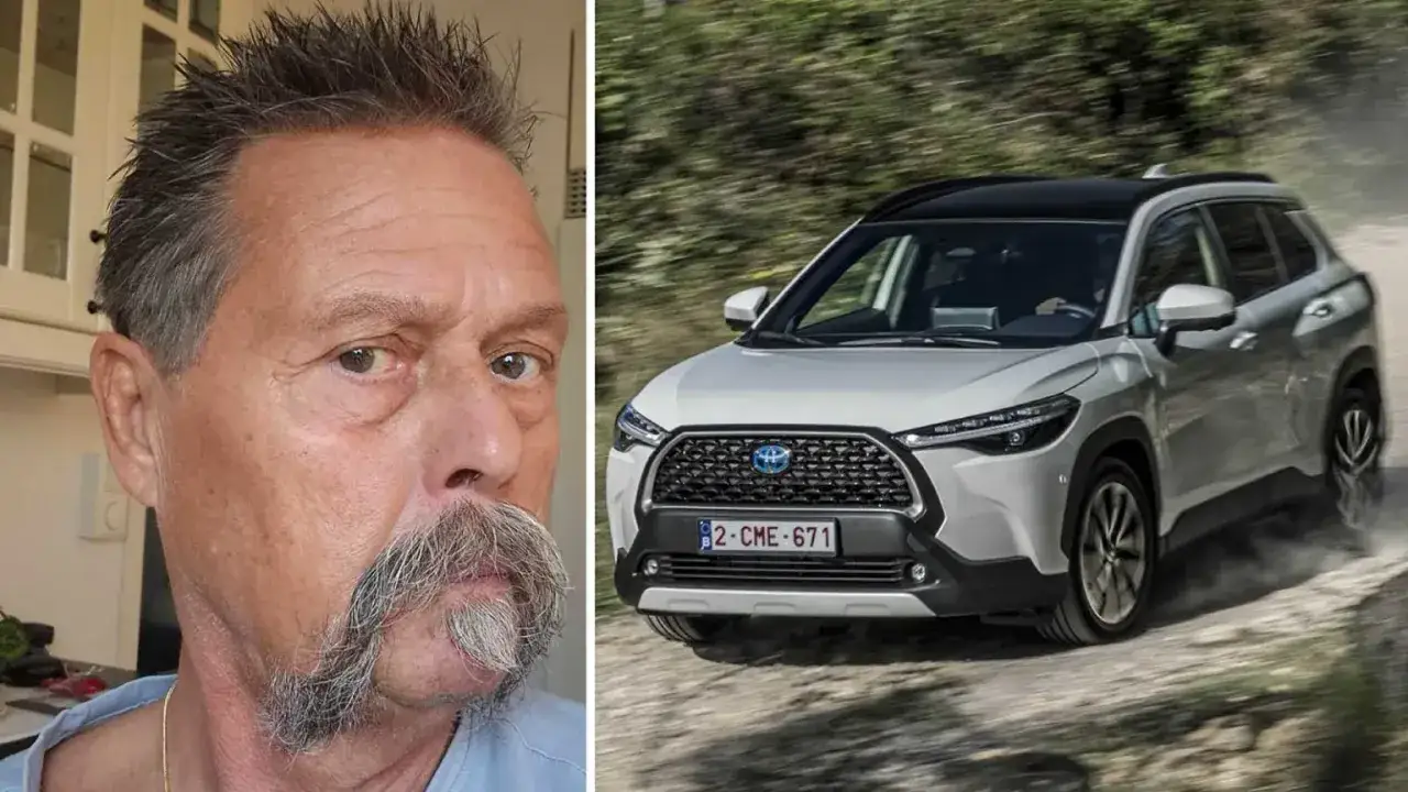 Man med mustasch bredvid en vit Toyota CHR som kör på en grusväg. Kanske ett toyota chr problem?