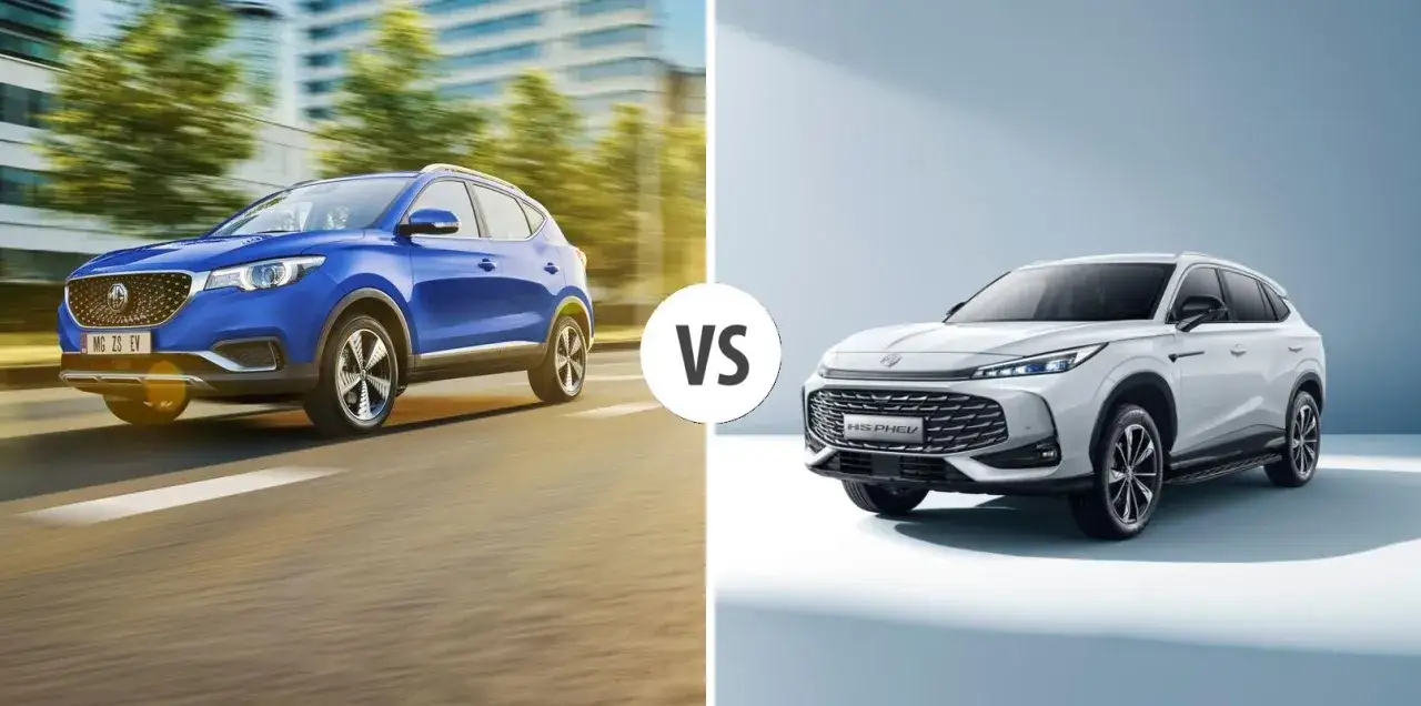 Niebieskie auto MG ZS EV vs biały SUV HS PHEV. Dwa modele auto mg suv w zestawieniu.