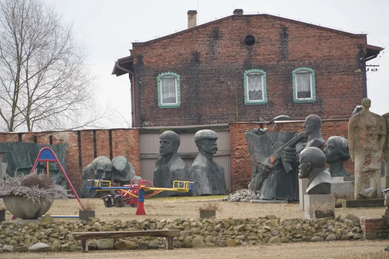 zwiedzanie Muzeum Historii Polski Ludowej Ruda Śląska