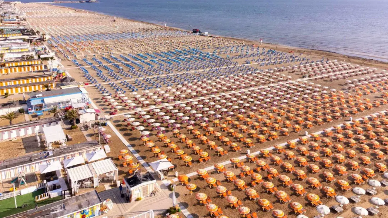 Rimini Strand Nachtleben