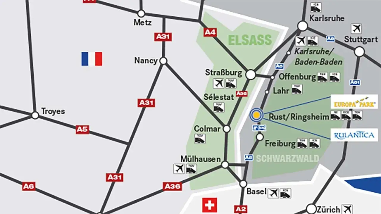 Karte zeigt die Region Elsass und Schwarzwald mit Städten wie Straßburg, Freiburg und Rust. Hinweise auf Europa-Park und Rulantica parken.