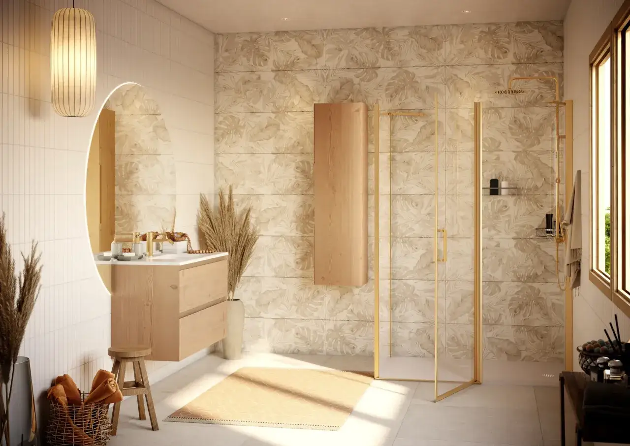Une **salle de bain zen** aux tons naturels. Douche dor&eacute;e, meuble en bois, miroir rond lumineux et carrelage v&eacute;g&eacute;tal cr&eacute;ent une atmosph&egrave;re apaisante.