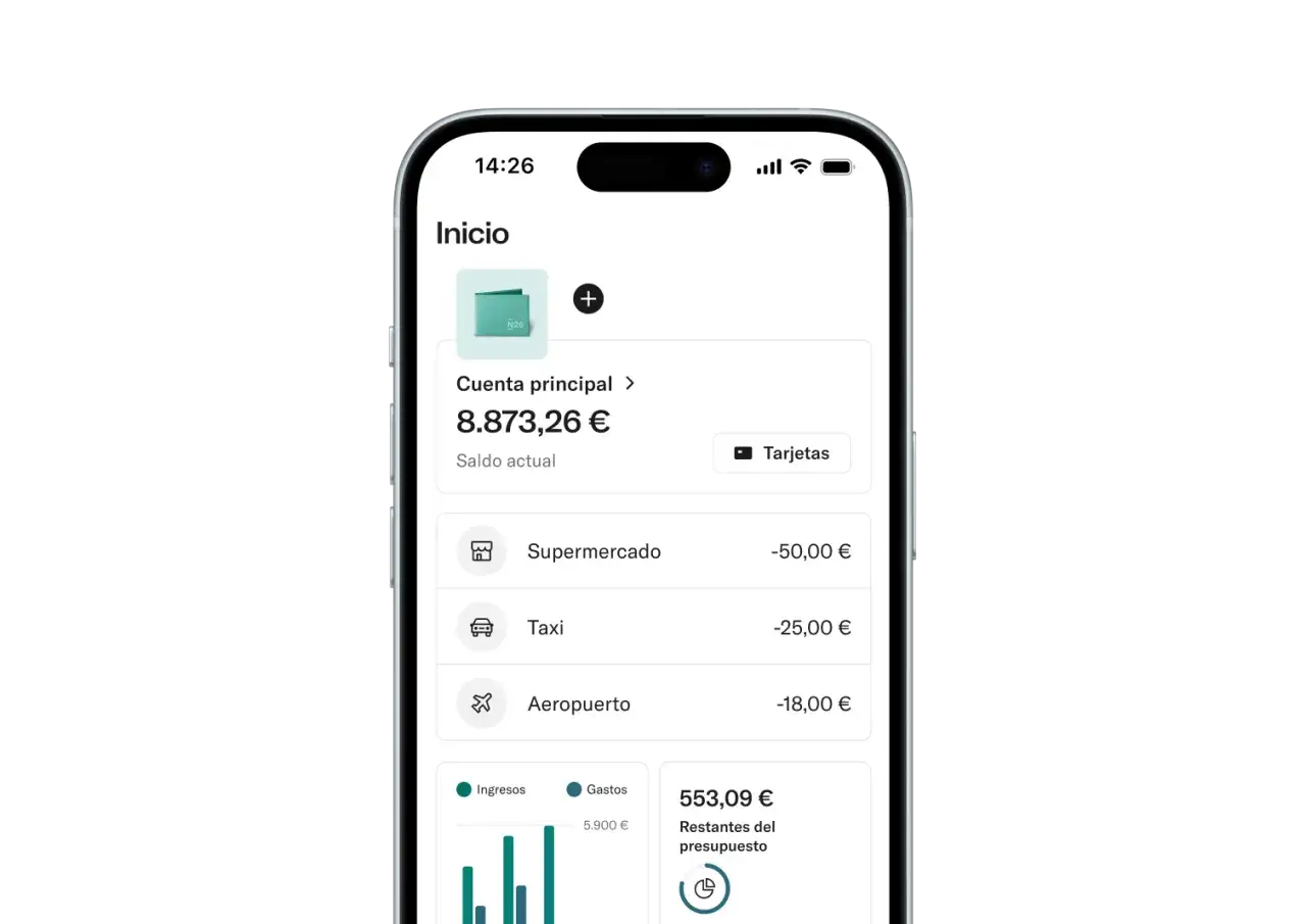 Pantalla de inicio de app bancaria con saldo de 8.873,26€. Muestra gastos recientes y presupuesto. Opiniones sobre Renault Bank.
