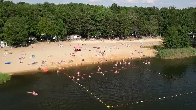 Camp Camper Park Turawa widok z góry jezioro las