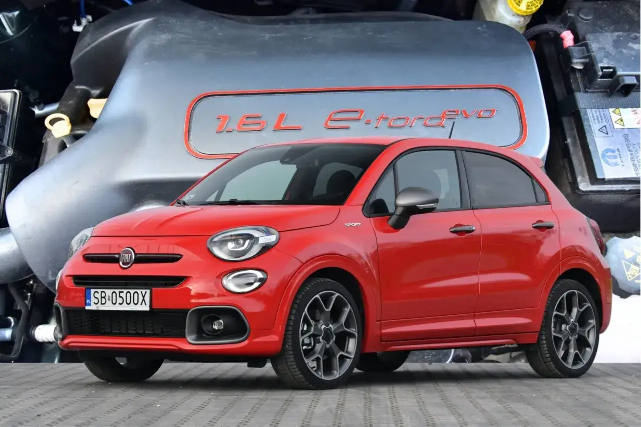Czerwony Fiat 500X Sport z silnikiem 1.6 E-torq EVO.