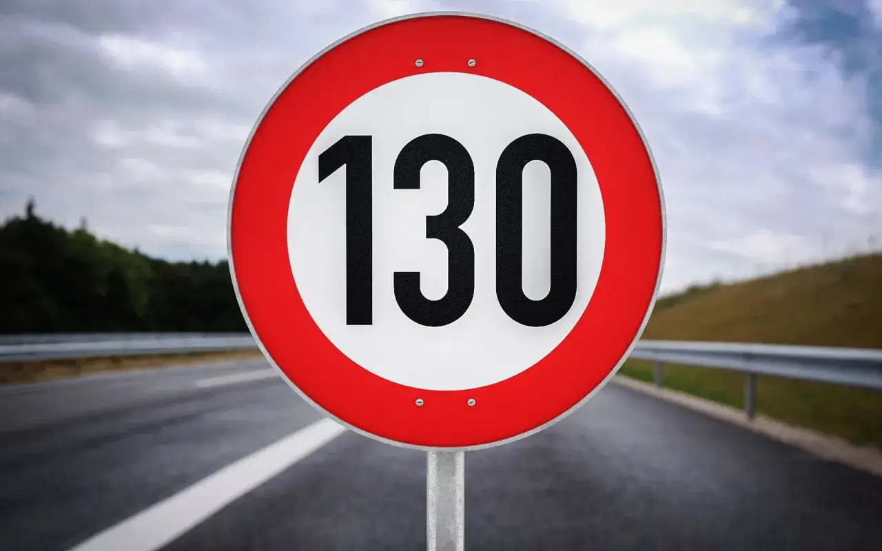 Autostrada Czechy znak ograniczenia prędkości 130