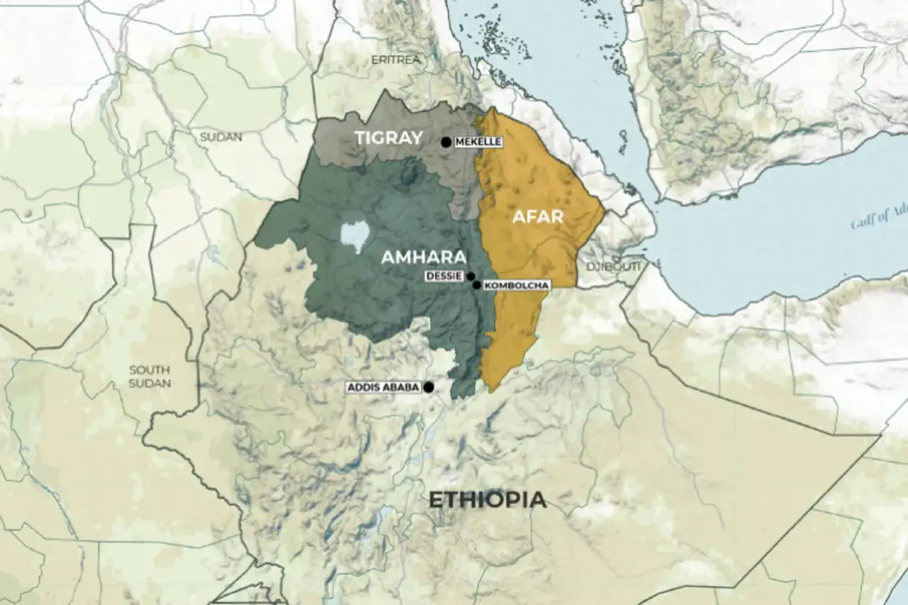 Mapa Etiopii z zaznaczonymi regionami Tigray, Amhara i Afar. Kluczowe miasta to Mekelle, Dessie, Kombolcha i Addis Abeba. Sytuacja bezpieczeństwa w tych regionach jest złożona.