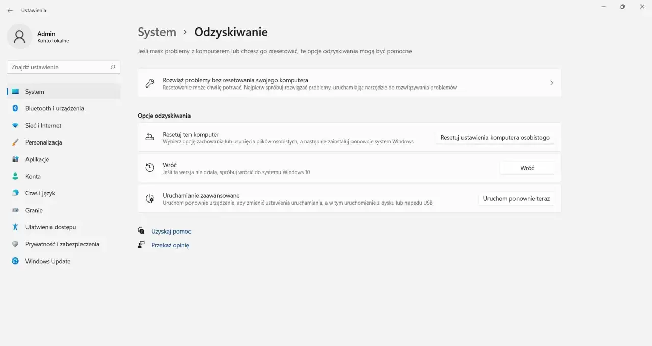 Opcje odzyskiwania systemu Windows. Możesz zresetować komputer lub wrócić do poprzedniej wersji, np. jak przywrócić Windows 10 z 11.