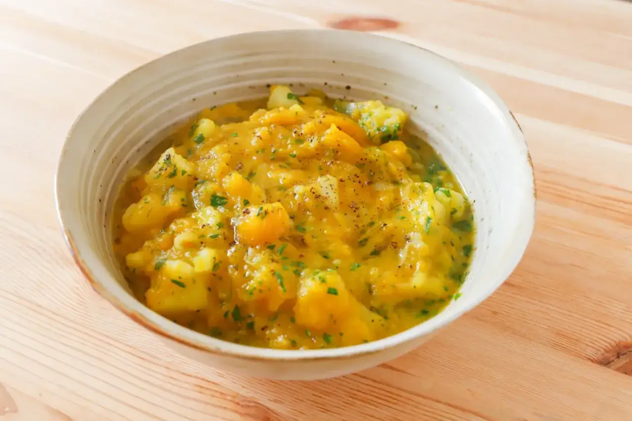 minestra zucca patate fumante ciotola autunno