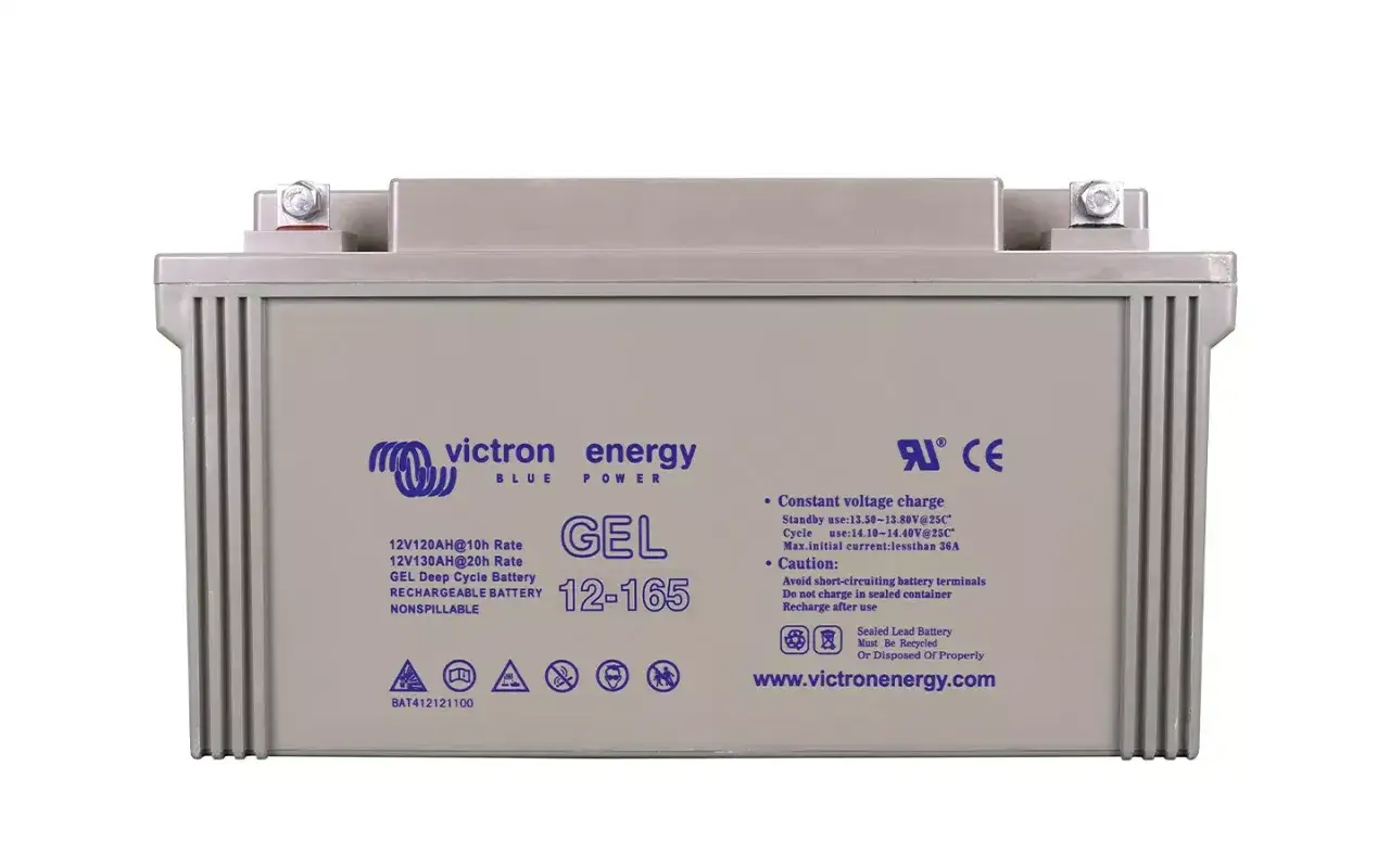 Akumulator Victron Energy GEL 12-165. To jest akumulator żelowy, który jest rodzajem akumulatora AGM.