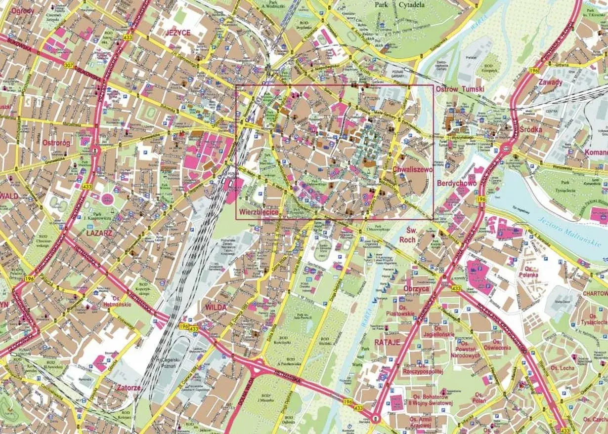 Mapa Poznania z zaznaczonymi dzielnicami, ulicami i parkami. W centrum widoczny obszar Starego Miasta, idealny do zwiedzania muzeów w Poznaniu.