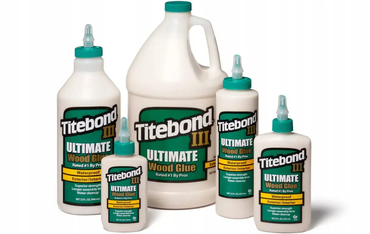 Różne rozmiary kleju do drewna na zewnątrz Titebond III Ultimate Wood Glue, idealne do każdego projektu.
