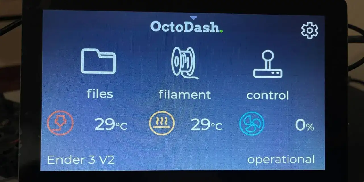 Ekran OctoDash na Raspberry Pi. Widok plik&oacute;w, filamentu i sterowania. Ender 3 V2 działa.