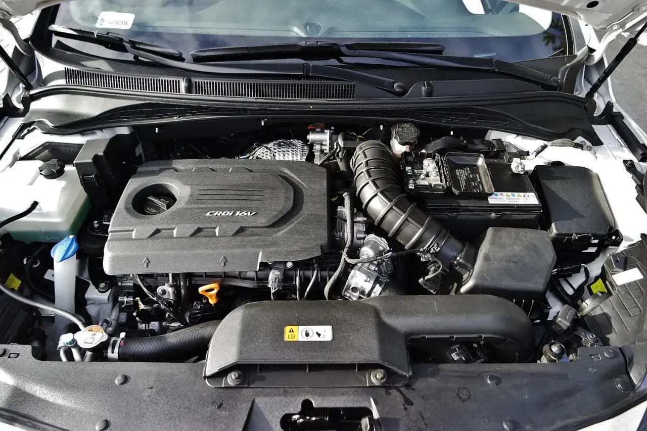 Silnik CRDi 1.7 w Hyundai i40. Poznaj potencjalne wady i usterki tego popularnego diesla.