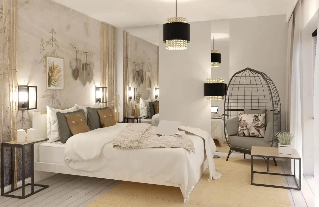 Przytulna sypialnia boho loft z łóżkiem, fotelem w kształcie klatki i bambusowymi akcentami.