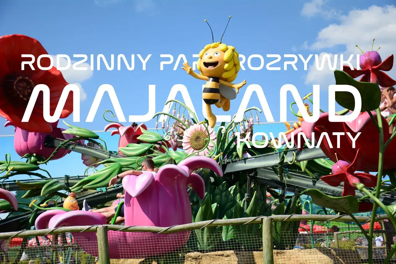 Rodzinny park rozrywki Majaland Kownaty. Dzieci i dorośli bawią się wśród gigantycznych kwiatów i postaci z bajek.