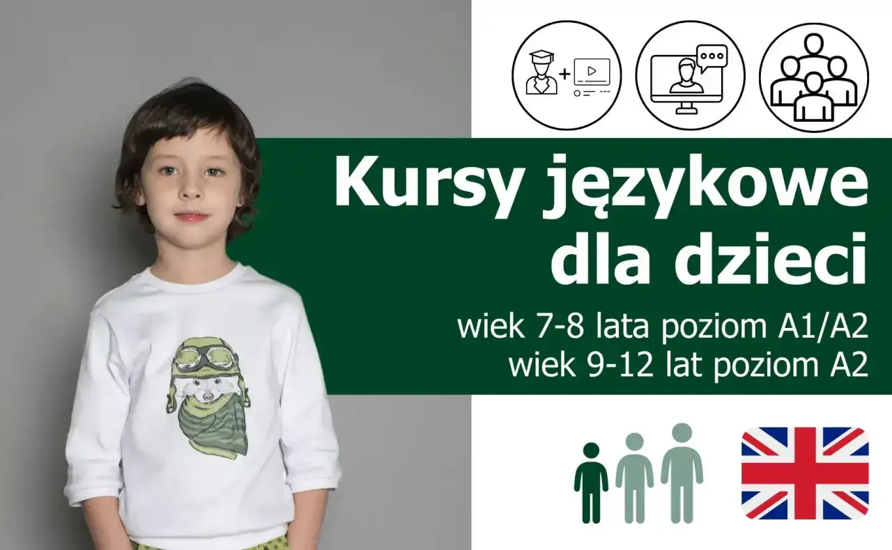 Uśmiechnięty chłopiec w koszulce z liskiem pilotem. Reklama kursów angielski online dla dzieci, wiek 7-12 lat.