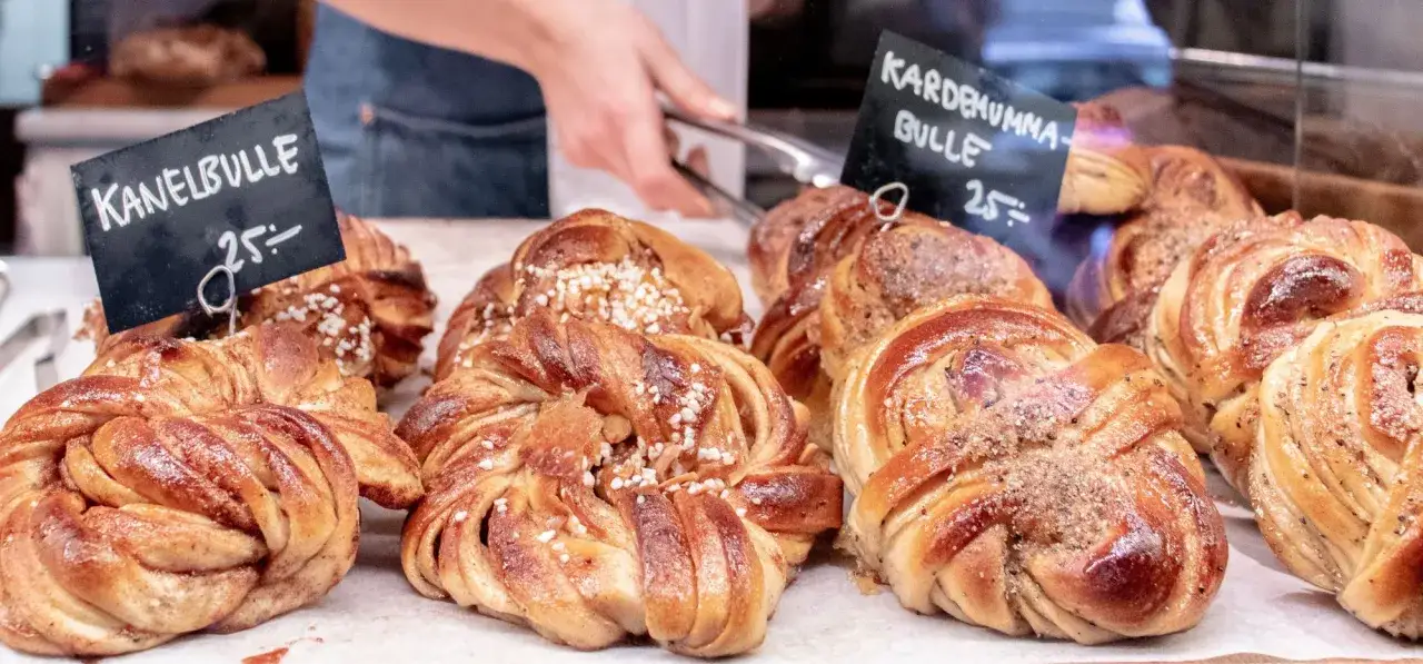 szwedzka fika kanelbulle kawiarnia