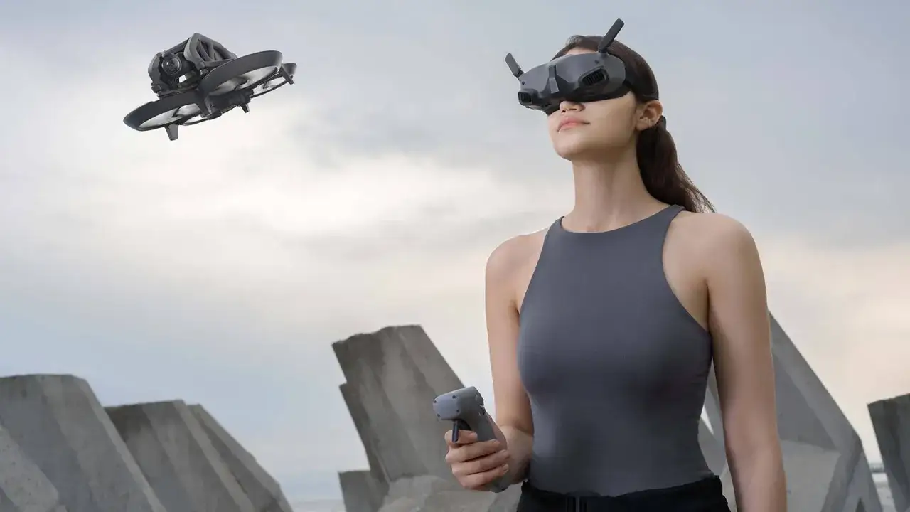 Ich steuere meinen Drohne durch die VR-Brille.