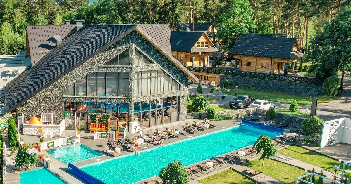 Bac&oacute;wka Radawa SPA baseny