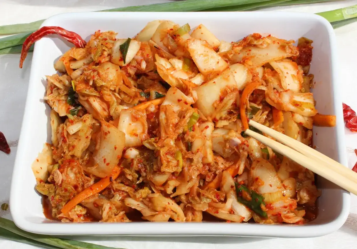 tradycyjne dania koreańskie z kimchi