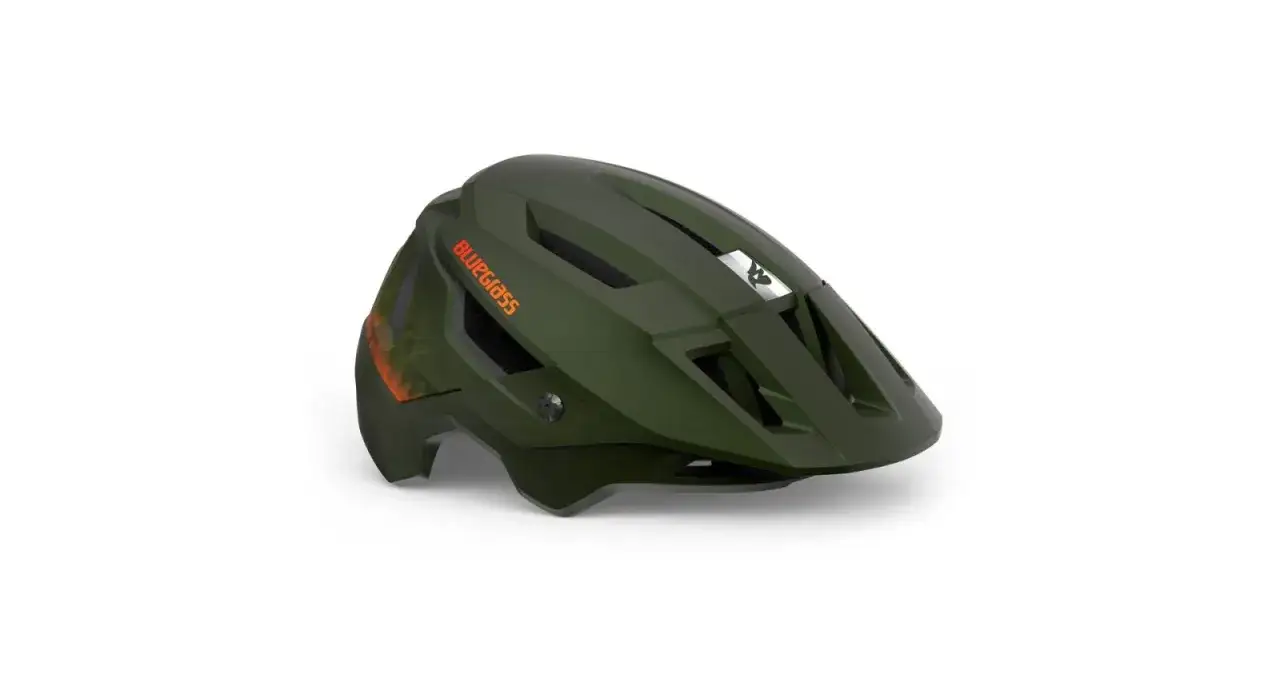 Green Bluegrass helmet, perfect for mountain biking for beginners. Ready for your first trail adventure!