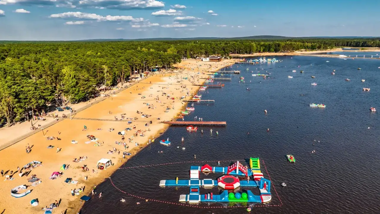 Porównanie plaż nad zalewami świętokrzyskimi