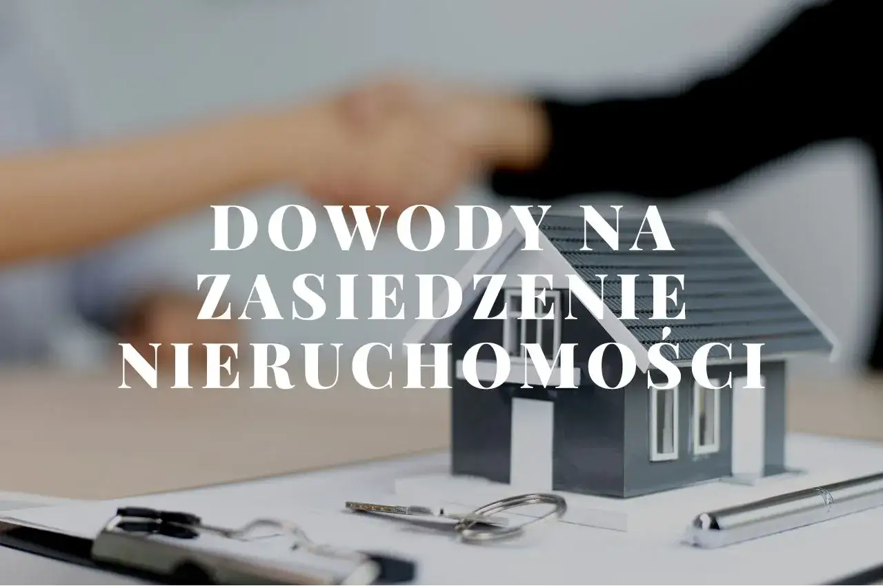 Dowody na zasiedzenie nieruchomości, ile lat potrzeba, by stać się właścicielem? Model domu, klucze i uścisk dłoni symbolizują transakcję.