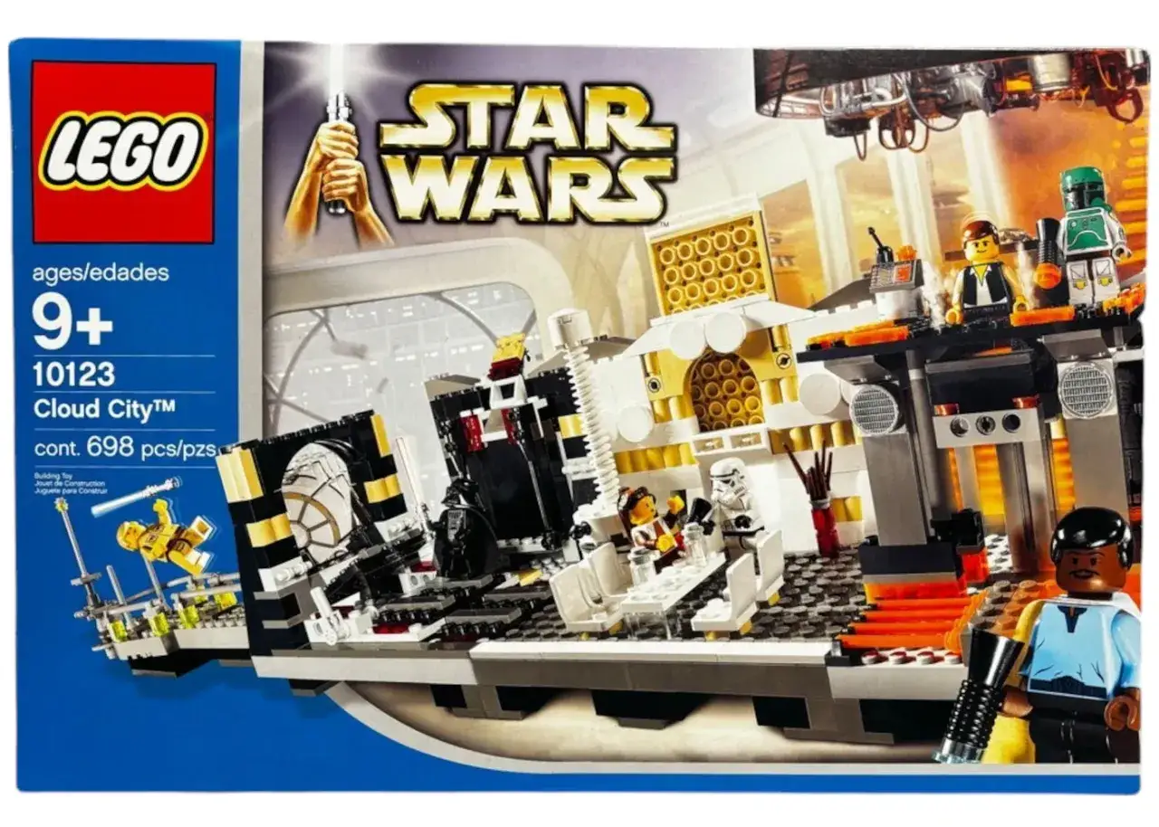 Il set LEGO Star Wars 10123 Cloud City, un tempo il lego più costoso al mondo, ricrea scene iconiche con Darth Vader e altri personaggi.